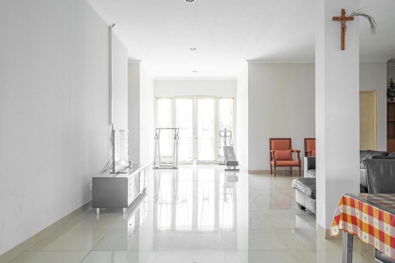 Reddoorz Near Siloam Karawaci 3 Otel Tangerang Dış mekan fotoğraf