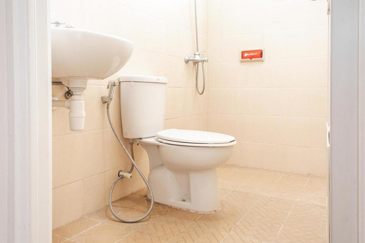 Reddoorz Near Siloam Karawaci 3 Otel Tangerang Dış mekan fotoğraf