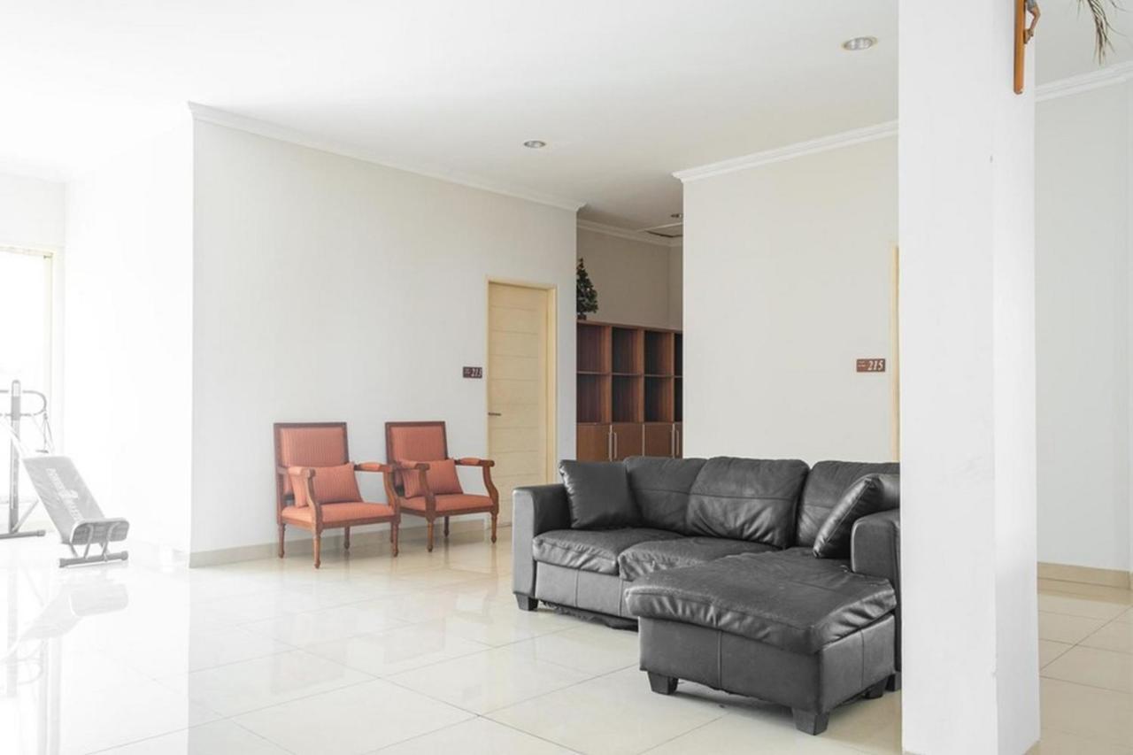 Reddoorz Near Siloam Karawaci 3 Otel Tangerang Dış mekan fotoğraf