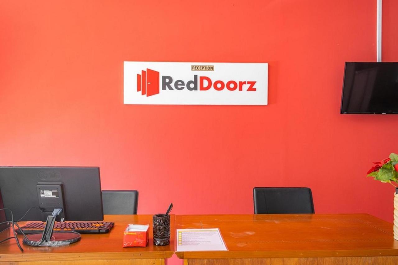 Reddoorz Near Siloam Karawaci 3 Otel Tangerang Dış mekan fotoğraf