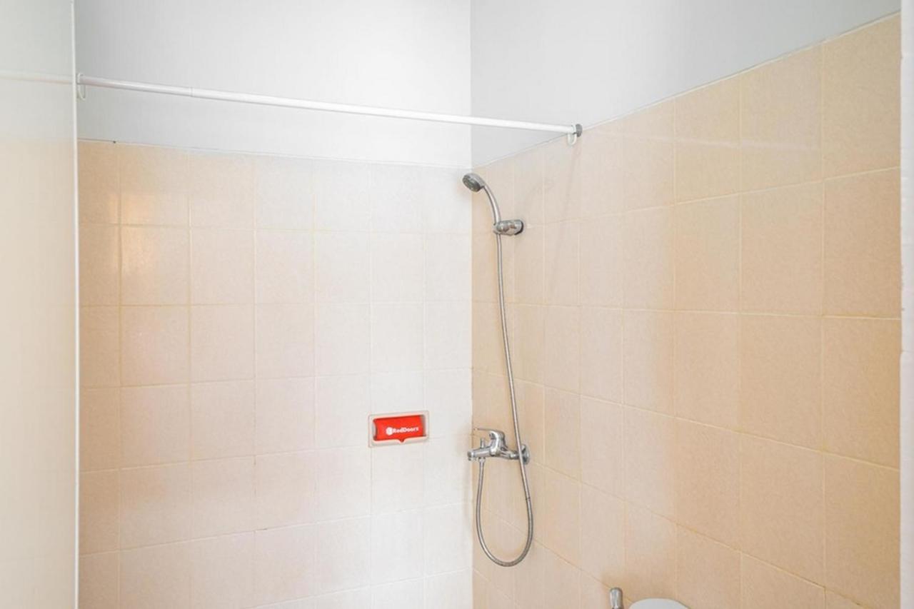 Reddoorz Near Siloam Karawaci 3 Otel Tangerang Dış mekan fotoğraf