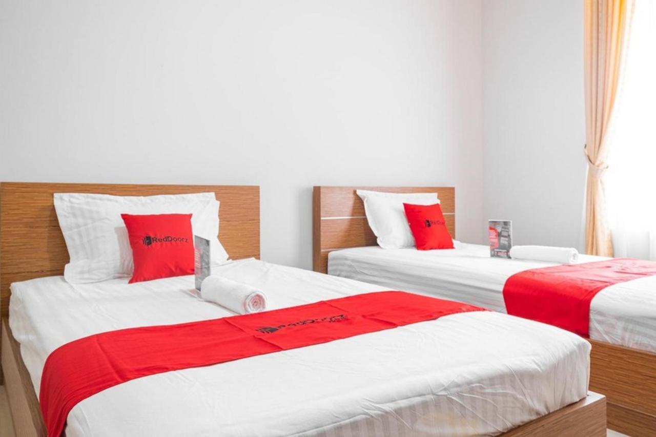 Reddoorz Near Siloam Karawaci 3 Otel Tangerang Dış mekan fotoğraf