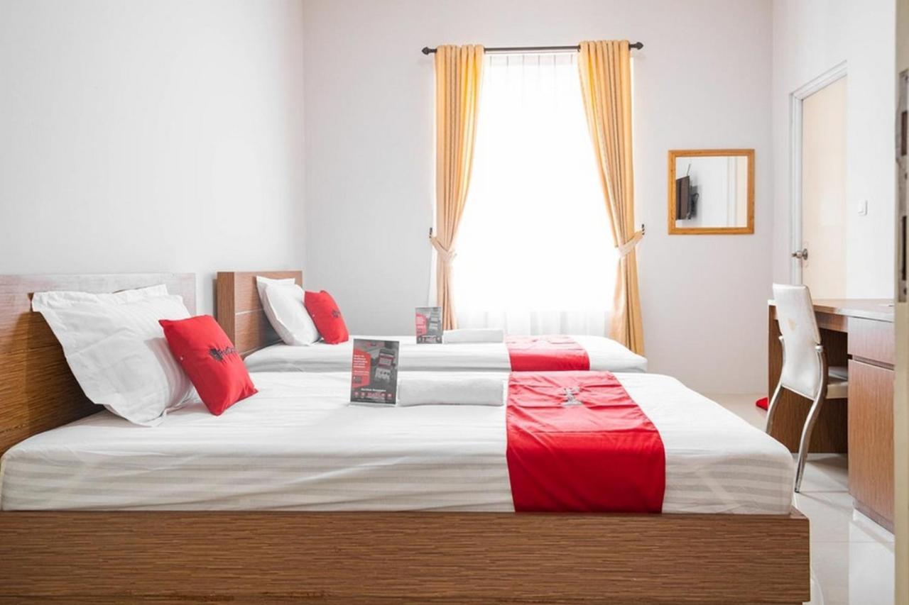 Reddoorz Near Siloam Karawaci 3 Otel Tangerang Dış mekan fotoğraf